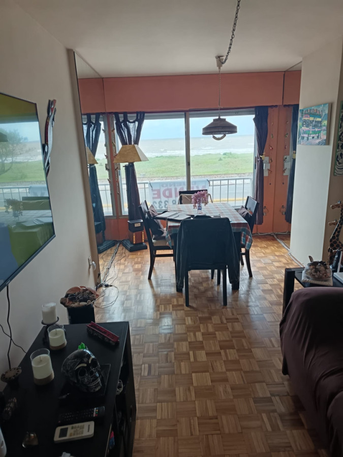 Apartamento en venta de dos dormitorios en la rambla de Malvin