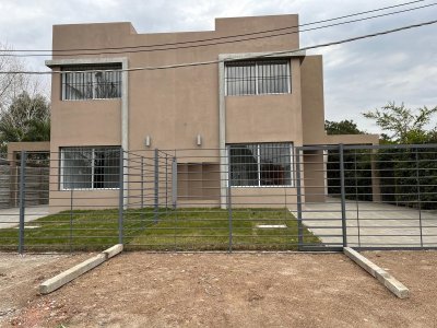 Venta casa a estrenar Shangrila, excelente construcción , a 1 cuadra de Rambla