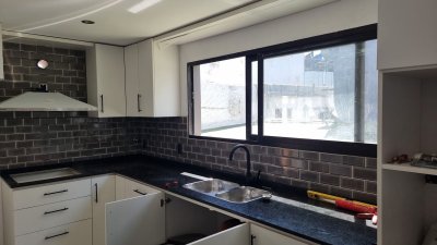 Venta de casa 3 dorm mas apto de 3 dorm, barrio Palermo, ideal renta, con gge x 2