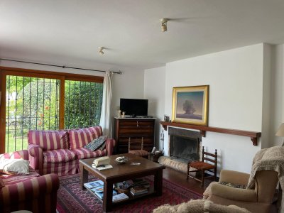 Venta Casa Carrasco norte, 3 dormitorios, 4 baños, jardin, fondo, barbacoa, ph en 2 plantas