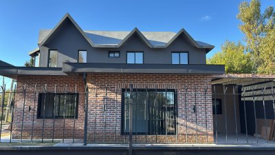 Casa en venta Lomas de Solymar, 4 dormitorios, 3 baños, 2 plantas