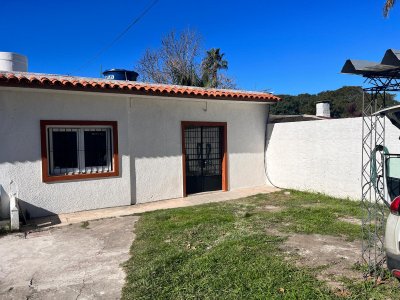 Venta casa, Punta Gorda , 2 dormitorios,1baños completo, jardín, cochera, patio con parrillero