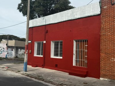 Venta casa La Blanqueada, 1 dorm y demás, posible local comercial