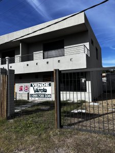 Casa en venta a estrenar en Lomas de Solymar 3 dormitorios 