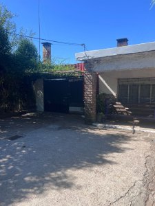 Venta Casa Con Terreno y 2 Apartamentos Colon Ideal Renta