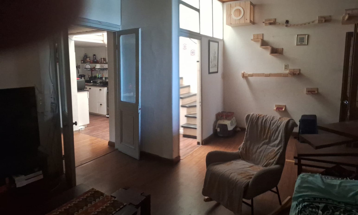 Casa Cordón 3 dormitorios 2 baños living con estufa a leña, azotea con parrillero