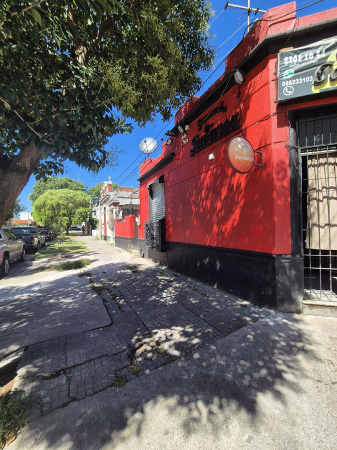 Venta un padron, una casa y dos locales comerciales Atahualpa