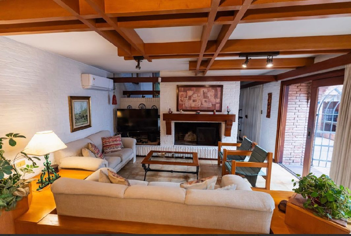 Venta de casa cuatro dormitorios en Punta Carretas