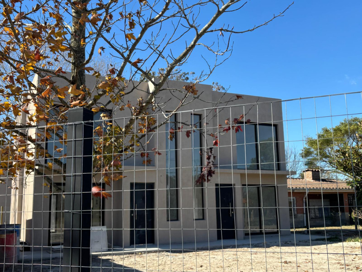 Venta de 3 casas a estrenar en Parque de Solymar