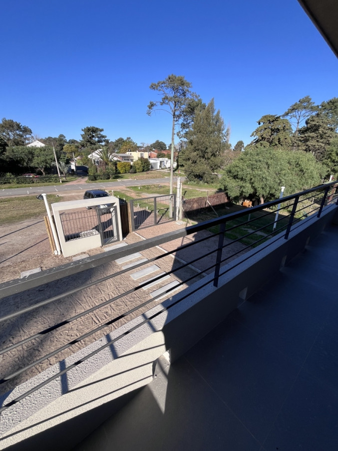 Venta casa a estrenar en Lomas Sur, 3 dormitorios, 3 baños, parrillero