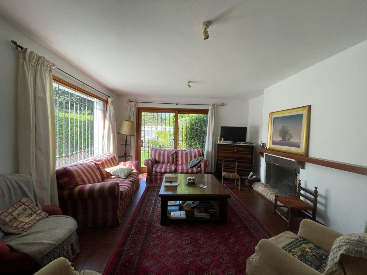 Venta Casa Carrasco norte, 3 dormitorios, 4 baños, jardin, fondo, barbacoa, ph en 2 plantas