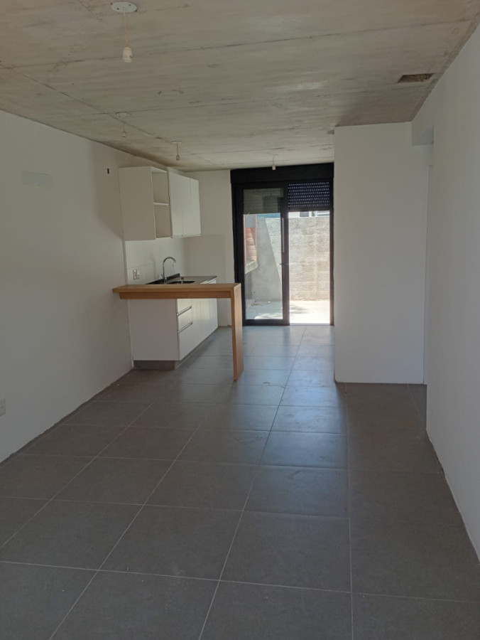 Venta casa Malvín Norte, 2 dormitorios, 1 baños, patio con parrillero