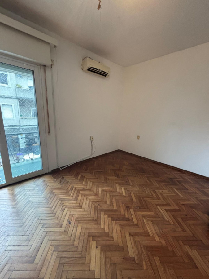 Casa a la venta PH altos de dos dormitorios en Parque Rodo