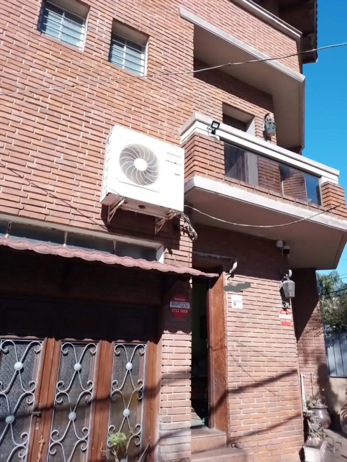 Casa de tres dormitorios en parque batlle 