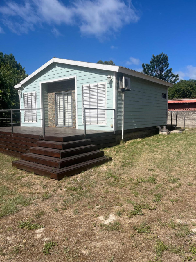 Casa en venta de 2 dormitorios, con estufa leña, en Pinamar Sur 