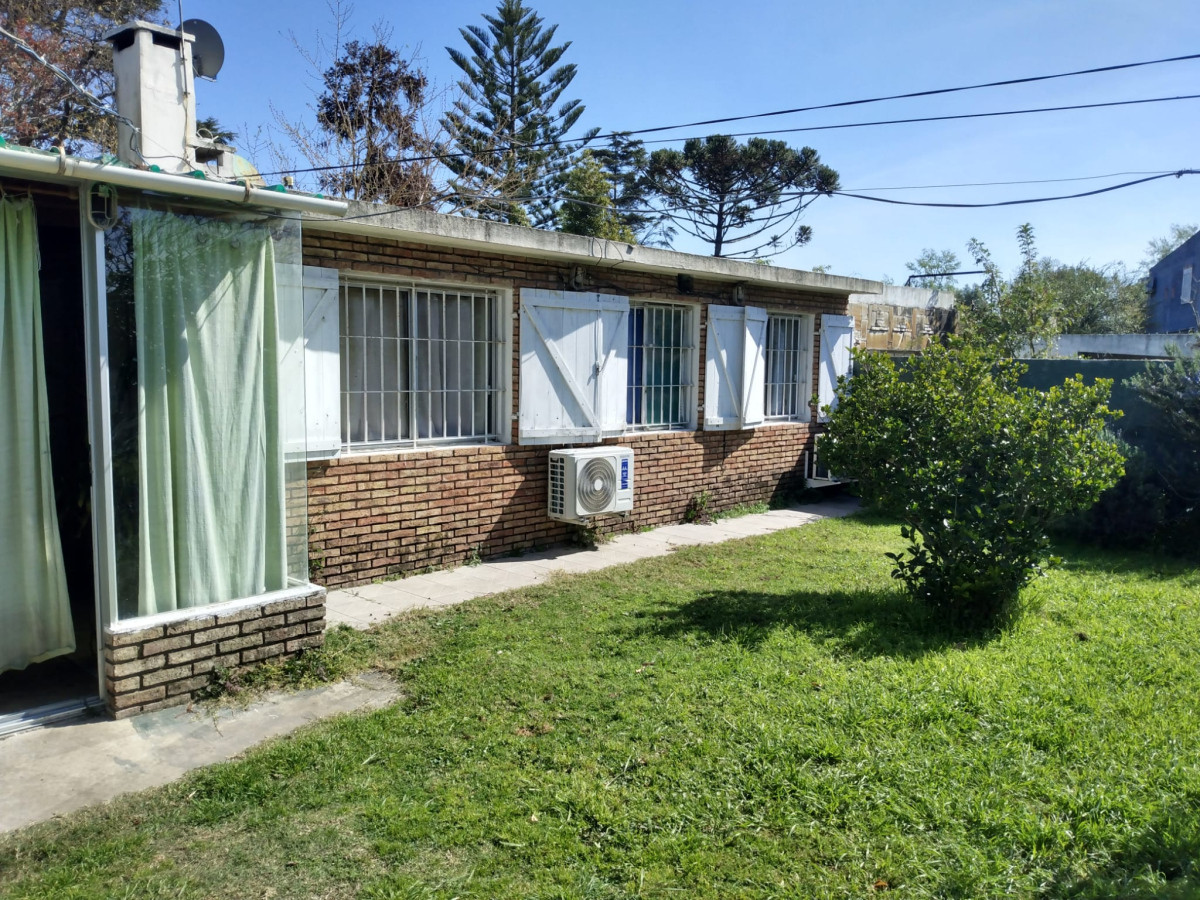 Venta de casa Pinamar sur, 2 dormitorios, garage