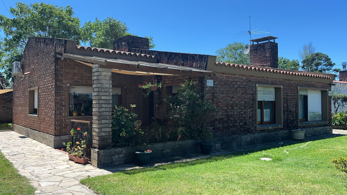 Casa Cuatro Dormitorios y Dos Baños al Sur 
