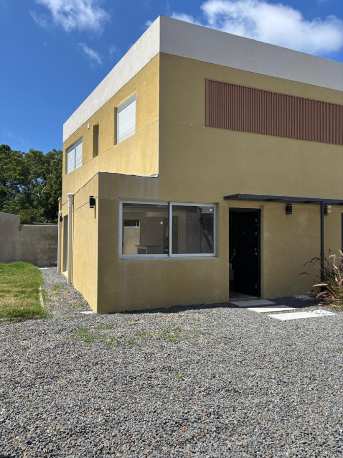 Casa a estrenar al sur próximo a Centro Comercial