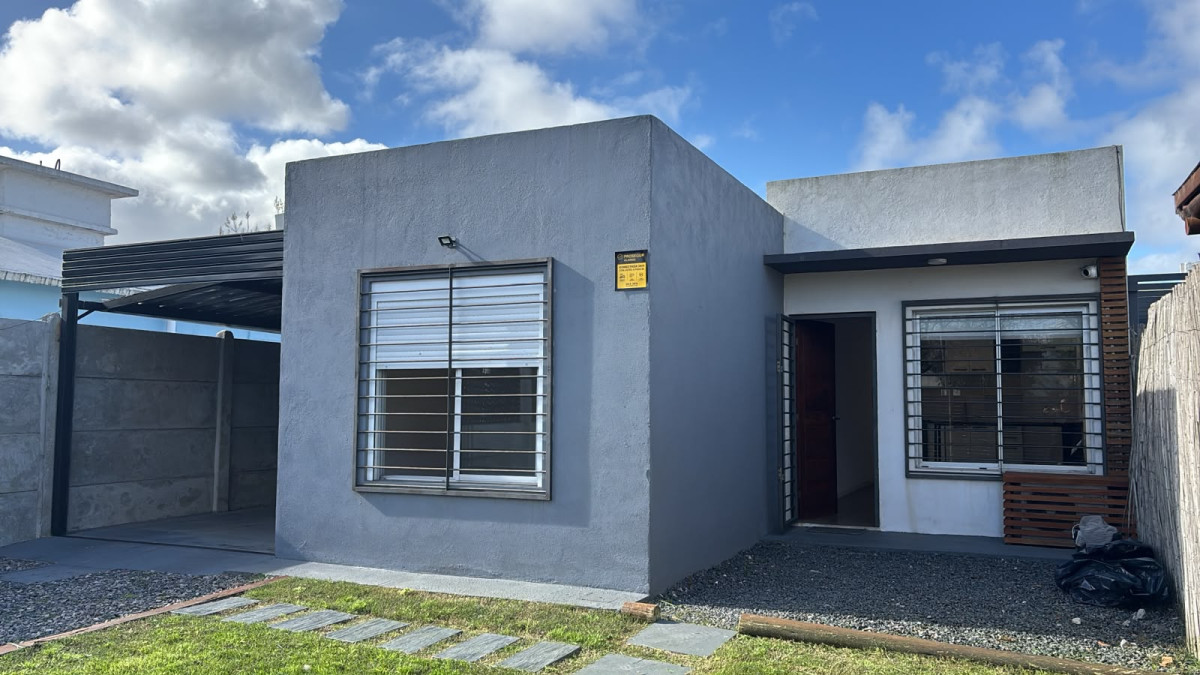 Casa a la venta en Solymar, 3 dormitorios y 2 baños 