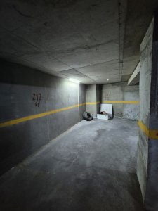 Venta de cochera en espectacular edificio Constiruyente esq Carnelli