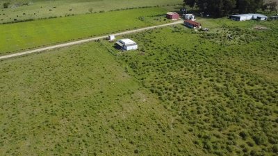 Venta Chacra 10 has Sauce 2 Casas Queseria 2 Galpones