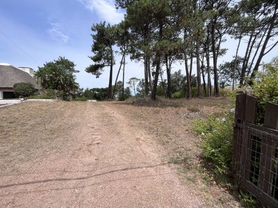 Venta de Terreno al Sur 2220 m2 !!