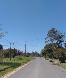 Terreno con 20 mts de Frente una cuadra de Rambla 