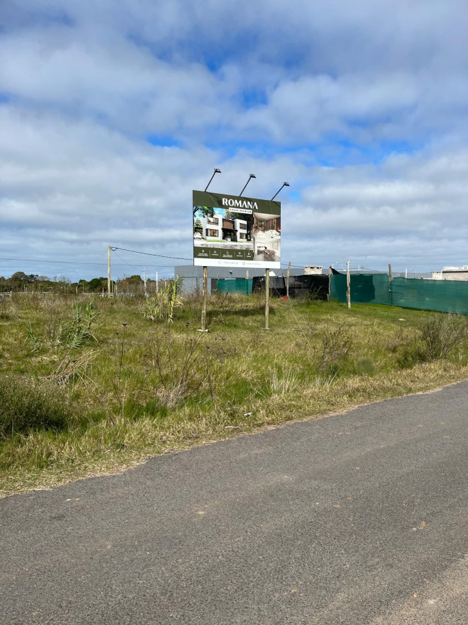 Terreno alto y parejo con proyecto autorizado por IMC, Lagomar