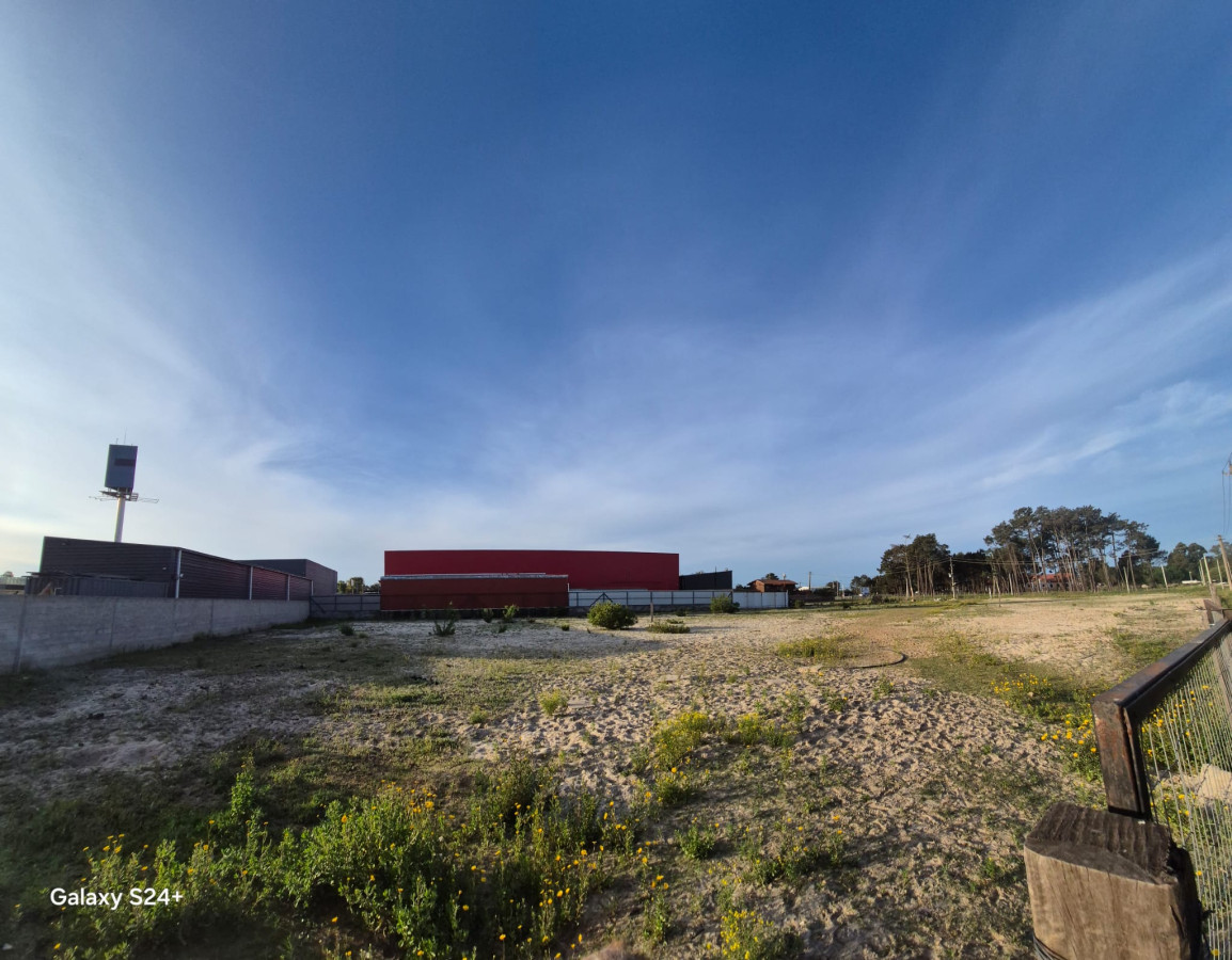 Terreno de 7375 m2 en Balneario Las Toscas Sur