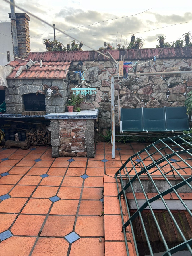 Venta terreno esquina con altura buen frente Aguada sobre avenida
