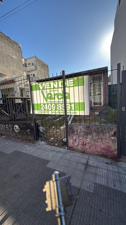 Venta de terreno en Buceo, con altura, sobre Rivera esquina Comercio
