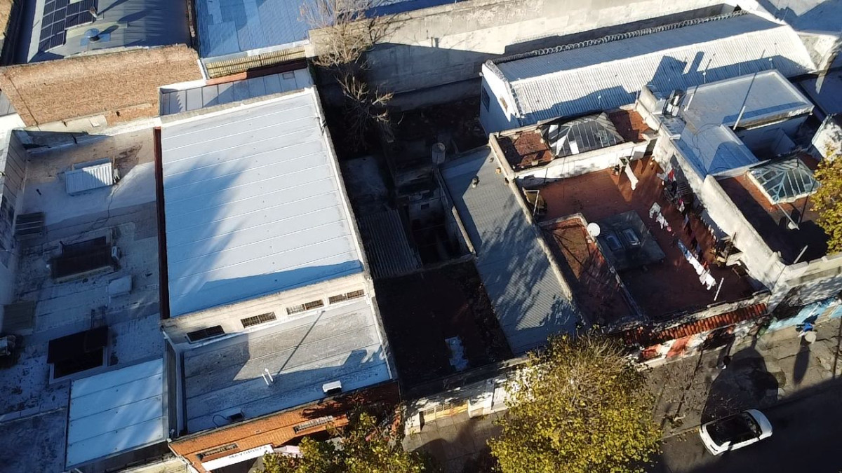 Venta de terreno en La Comercial, 100% de FOS, altura permitida 16,5 mts
