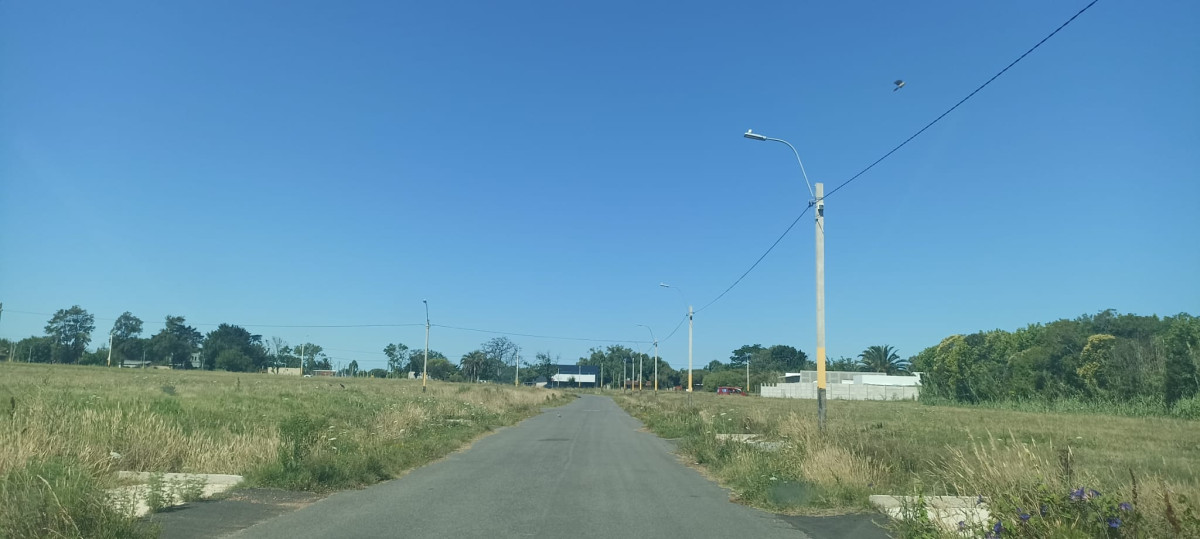   Venta Terrenos con saneamiento. Lagomar . Suc Shangrilá