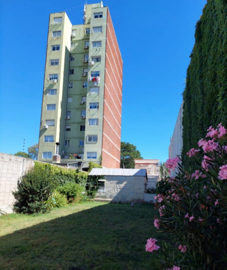 venta terreno ideal edificio pegado a edificio de 10 pisos buceo inversores