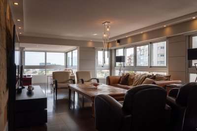 Alquiler apto  Rambla Puertito del Buceo, 3 dorm, serv. piscna y 4 gges, con muebles