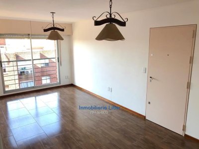Apartamento 4 Dormitorios En Prado