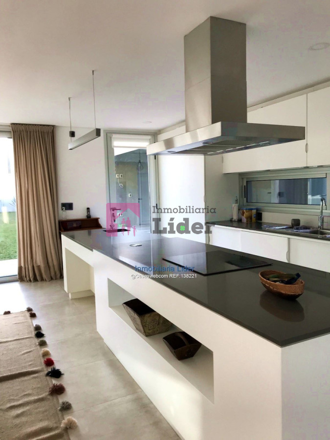 Castro - GoPunta - Portal Inmobiliario de Punta del Este - Maldonado