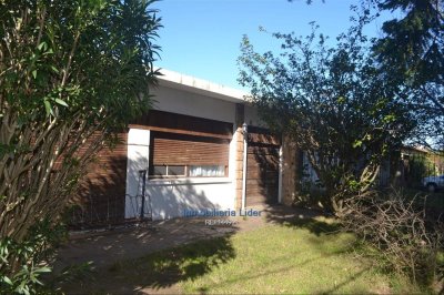 Casa 4 Dormitorios Y Apartamento Al Fondo