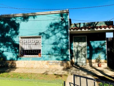 Dos Casas En El Mismo Padrón En Sayago. Con Potencial