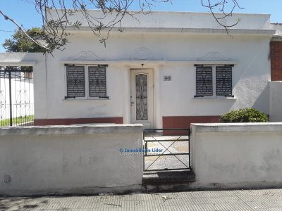 Muy Linda Casa De Dos Dormitorios En Prado Norte