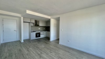 Alquiler anual departamento edificio Italia maldonado