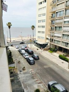 Venta o Alquiler De Apartamento 3 Dormitorios, Balcón , Cochera, Impecable , En Pocitos.