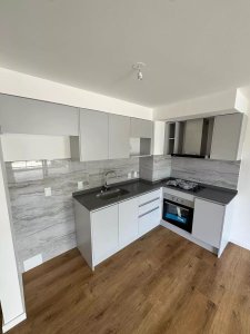 Venta A Estrenar Monoambiente Con Amplio Balcón En Tres Cruces