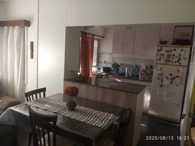 Venta Apartamento Dúplex 2 Dormitorios Sobre Avenida 8 De Octubre Y Pan De Azúcar Flor De Maroñas