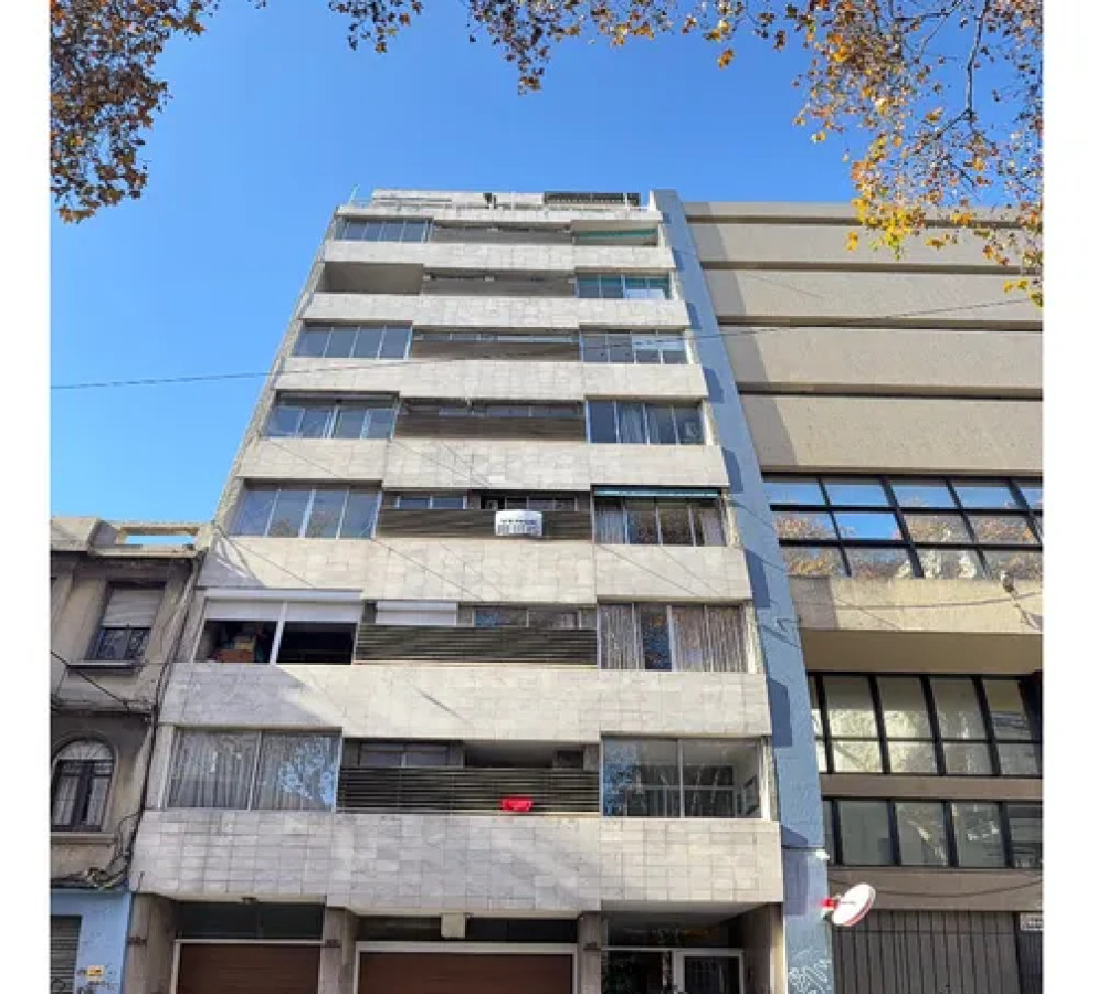 Alquiler Apartamento 2 Dormitorios Y Garage, Centro, Montevideo