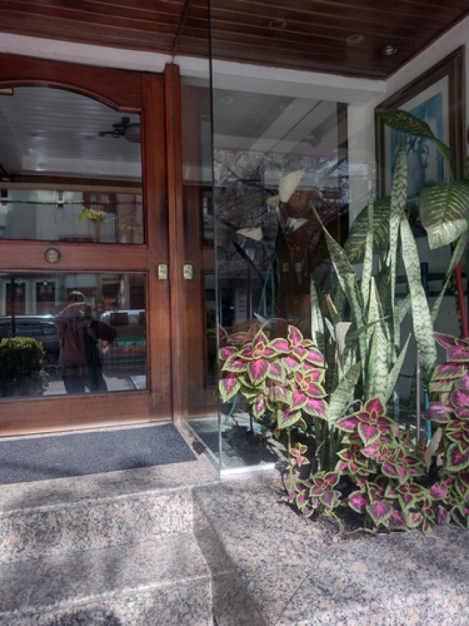 Alquiler En Pocitos!! Apartamento 1 Dormitorio Al Frente, Impecable!!