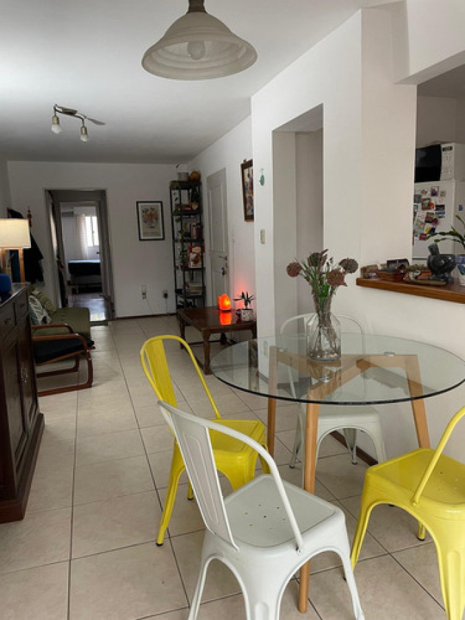 Venta Apartamento 2 Dormitorios Y Balcón En Buceo, Oportunidad!!