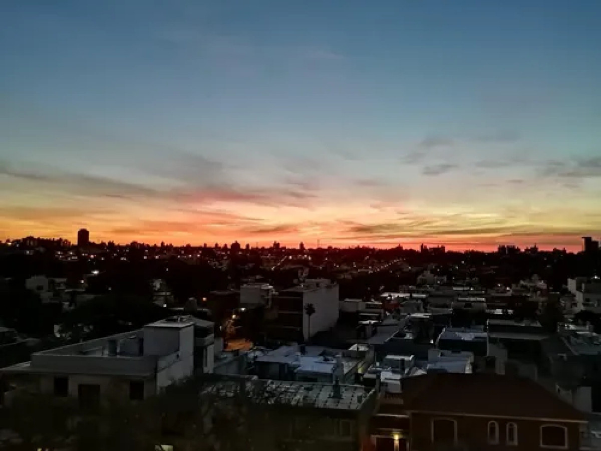 Imperdible! En Parque Batlle Alquiler Apto. 2 Dormitorios Y Cochera!