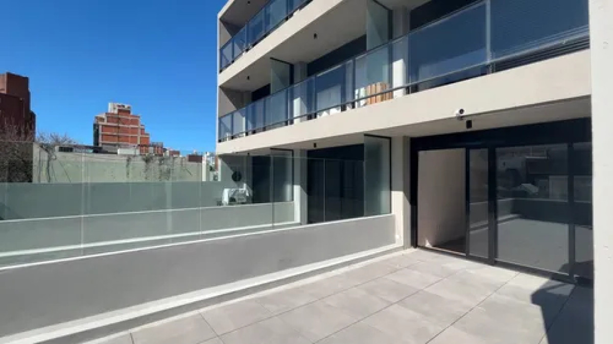 ALQUILER MONOAMBIENTE CON PATIO EN CORDÓN OPCION GARAJE 