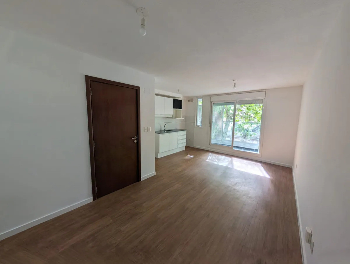 ALQUILER APARTAMENTO EN CORDÓN 1 DORTMITORIO Y BALCÓN AL FRENTE
